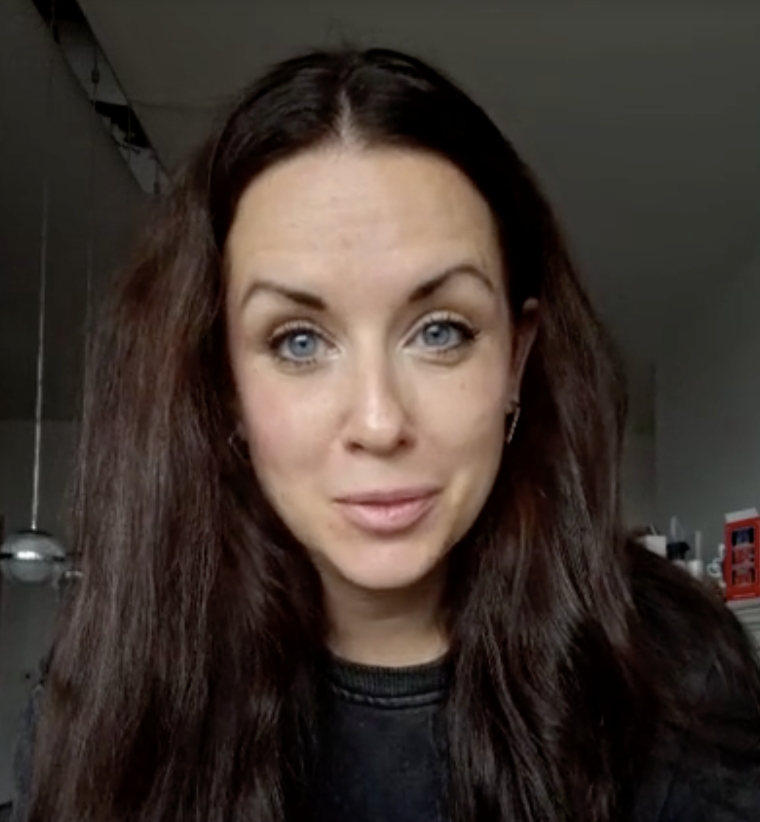 Katja B., 42